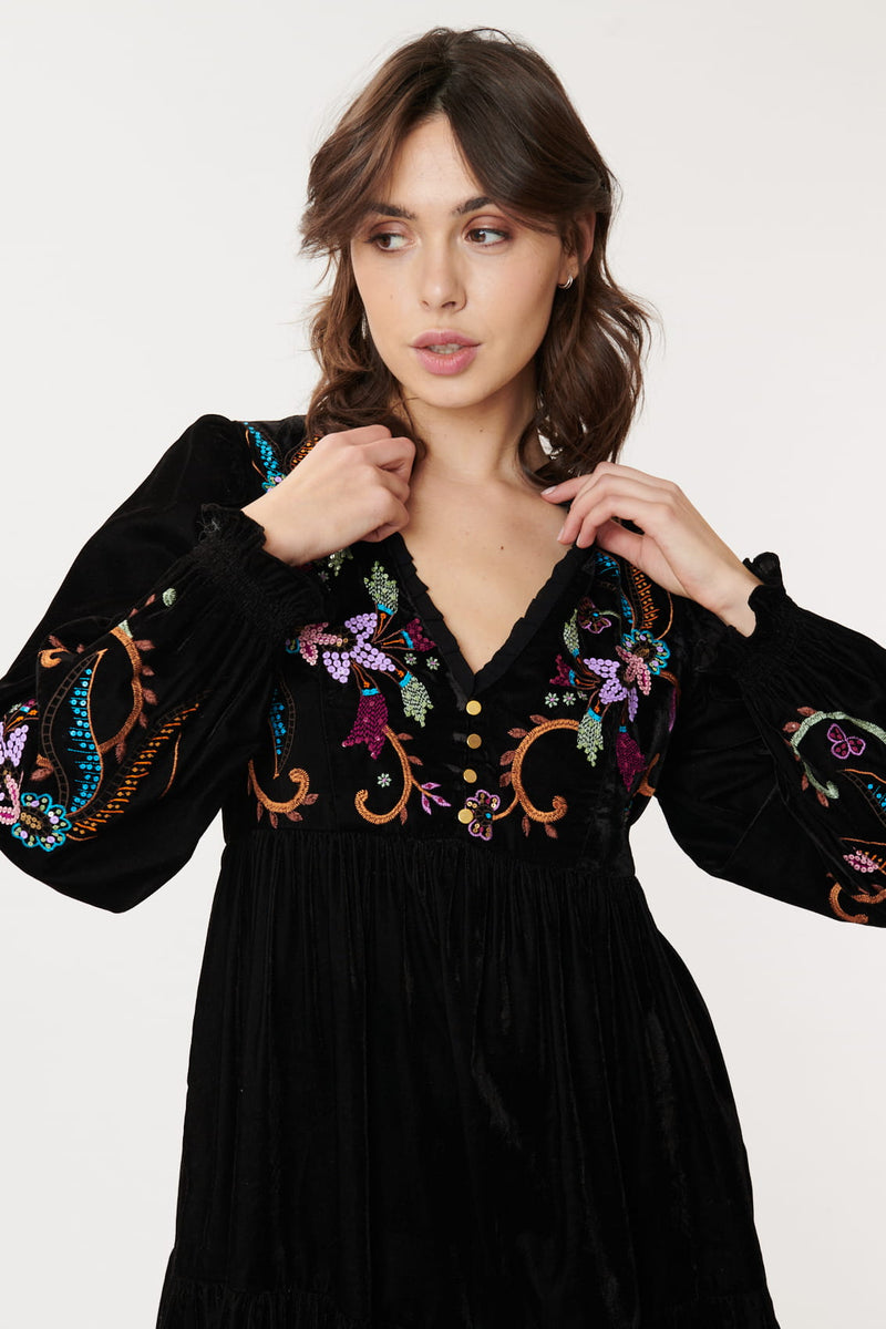 Robe courte brodée en velours DAPHNE